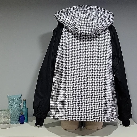 Coat - Picture 6 of 8